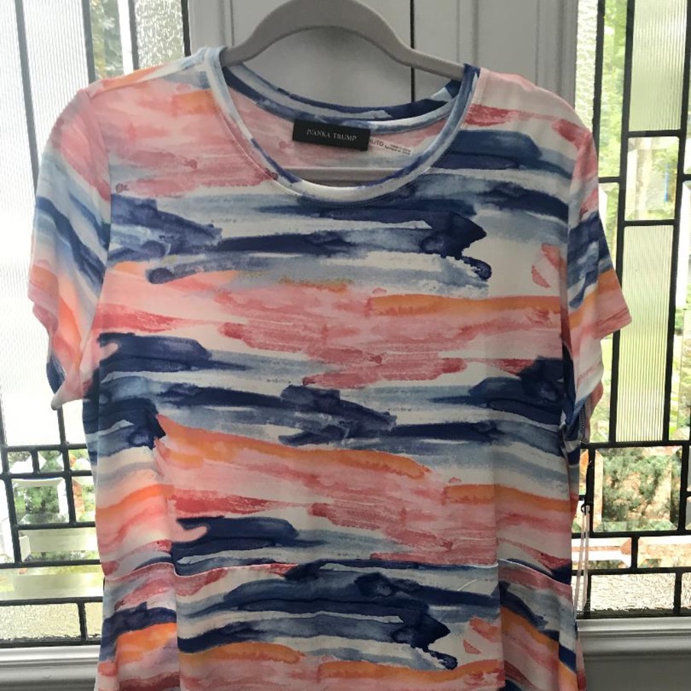 New with tags Ivanka Trump short sleeved top XL